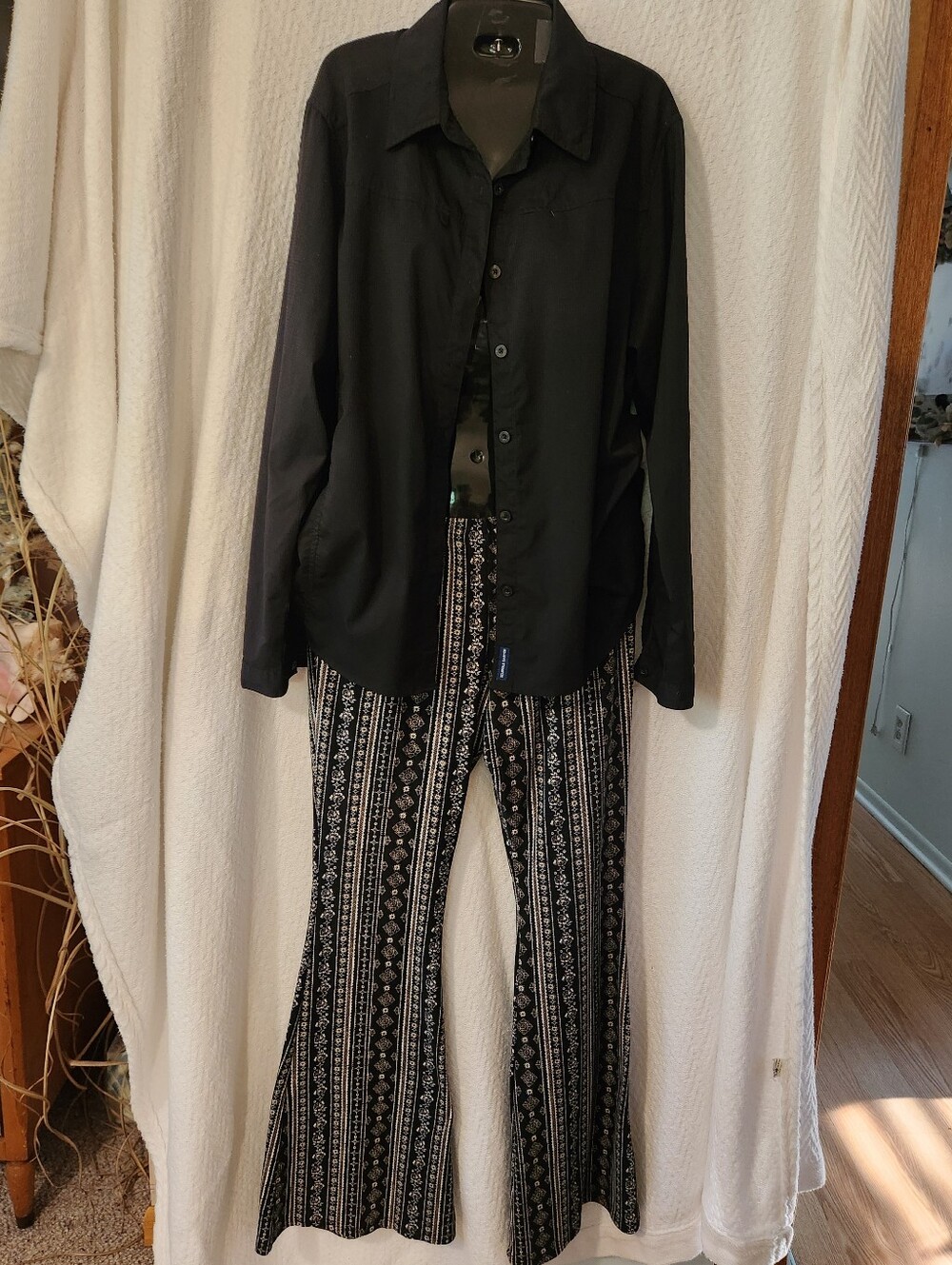 MAGELLAN Womens Large Sports Top With NOBO Flare Leg PANT size LARGE
